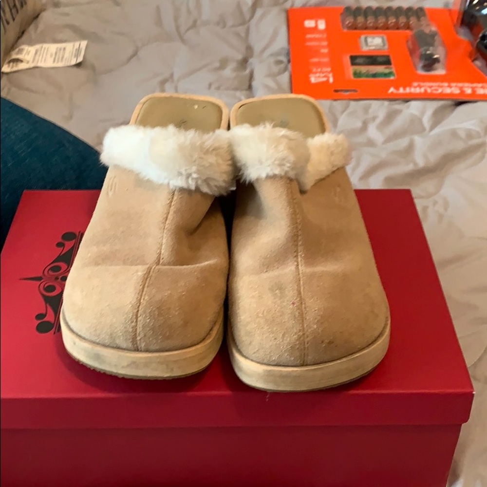 Clogs - Picture 2 of 2